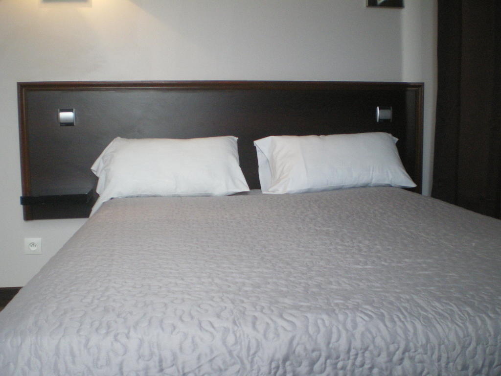 Hotel Le Bellevue - Paris Porte D'Orleans Cachan Habitación foto
